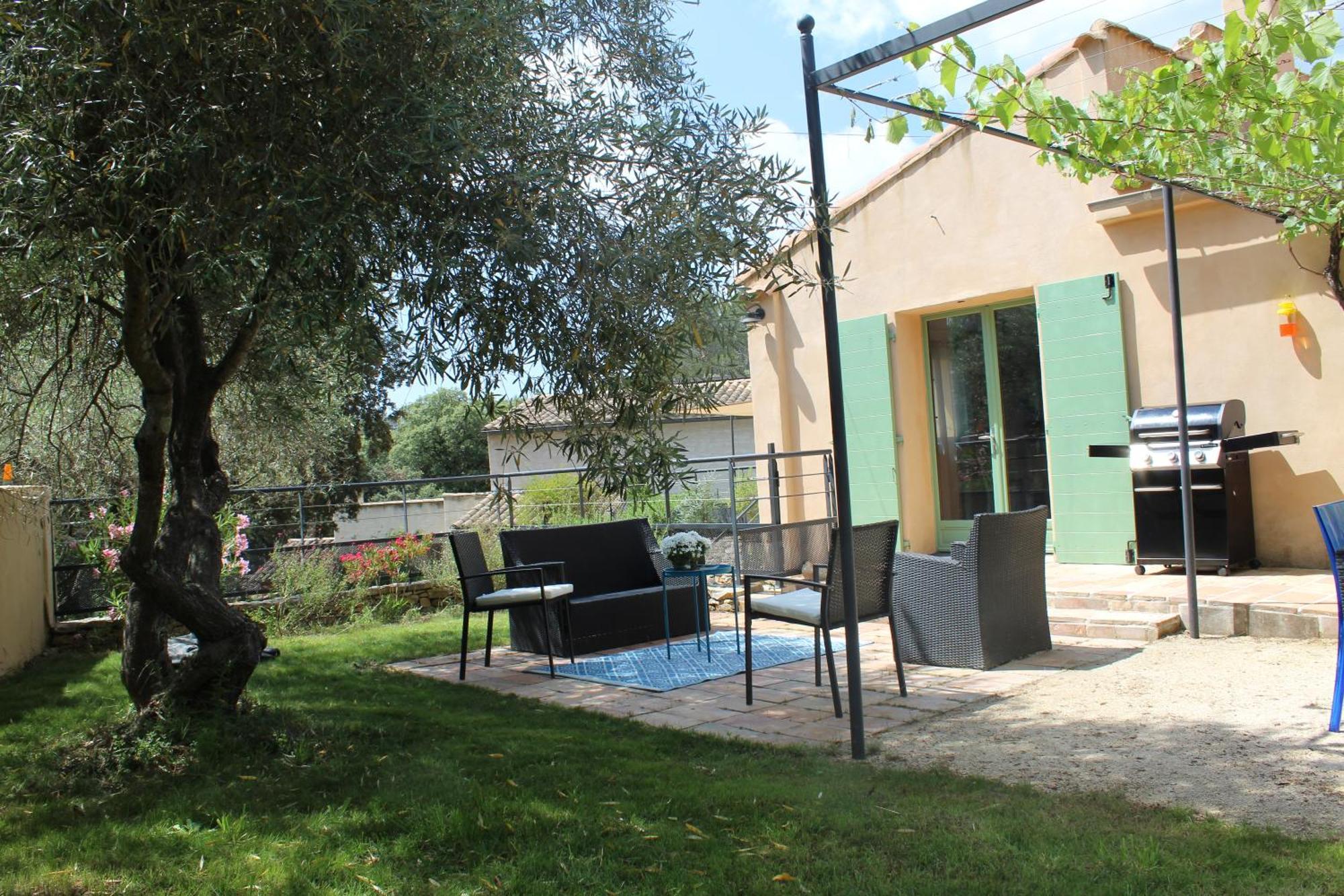 Pierre Blanche Le Calme A 5mn Du Centre Villa Nîmes